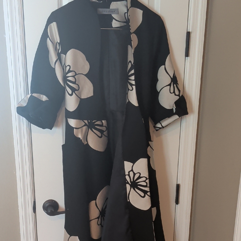 Elegant Black and White Floral Midi Dress